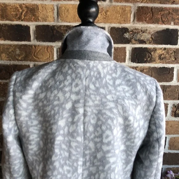 ANN TAYLOR $258 GRAY ANIMAL PRINT CHESTERFIELD COAT - Picture 9 of 15